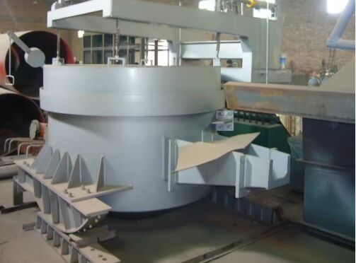 Fornace ad arco per la fusione di rottami nell'industria del riciclaggio